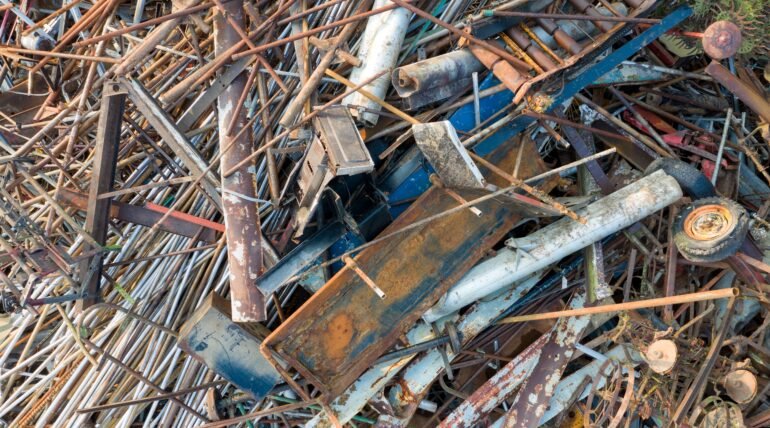 How to Dispose of Yard Waste Through Junk Removal